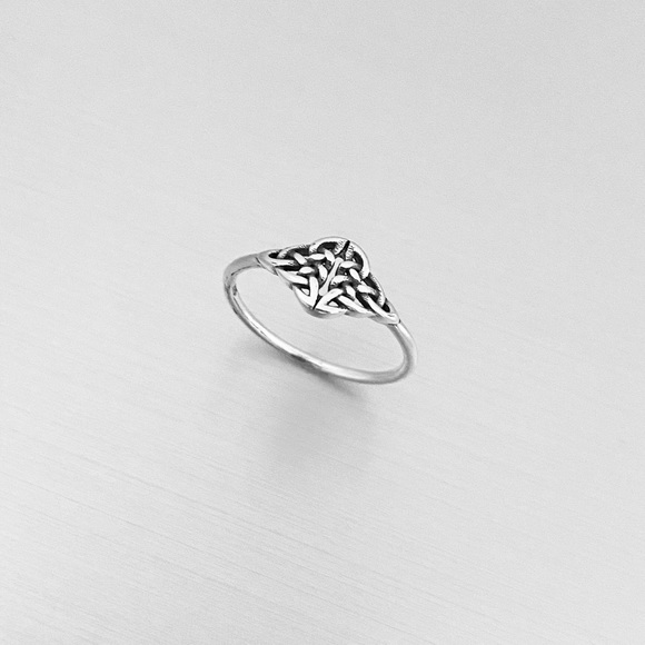 Sterling Silver Small Celtic Ring, Knot Ring, Silver Rings, Endless Knots - Picture 5 of 8